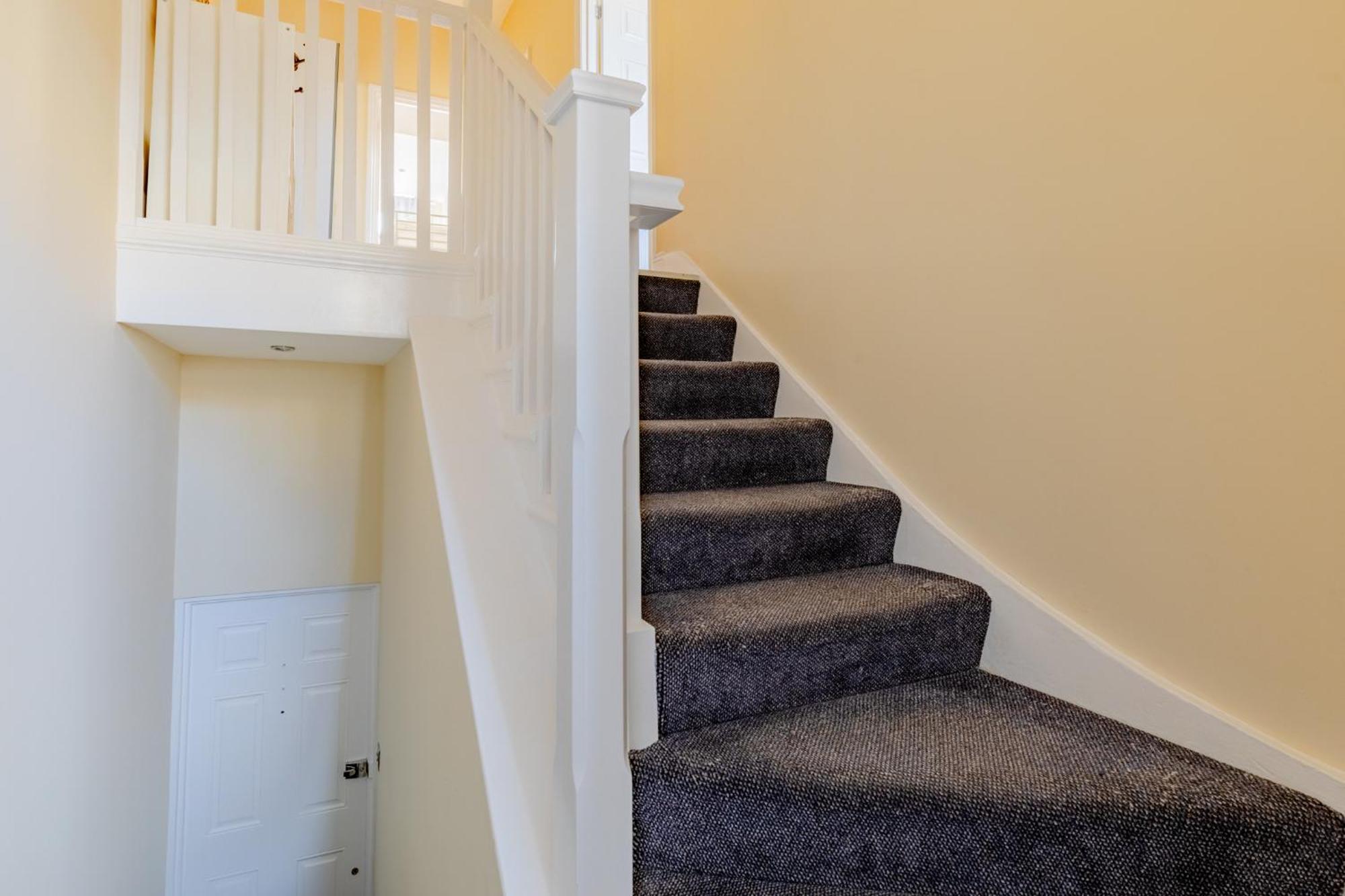 Newly Renovated 2bd Floor Flat West Brompton *