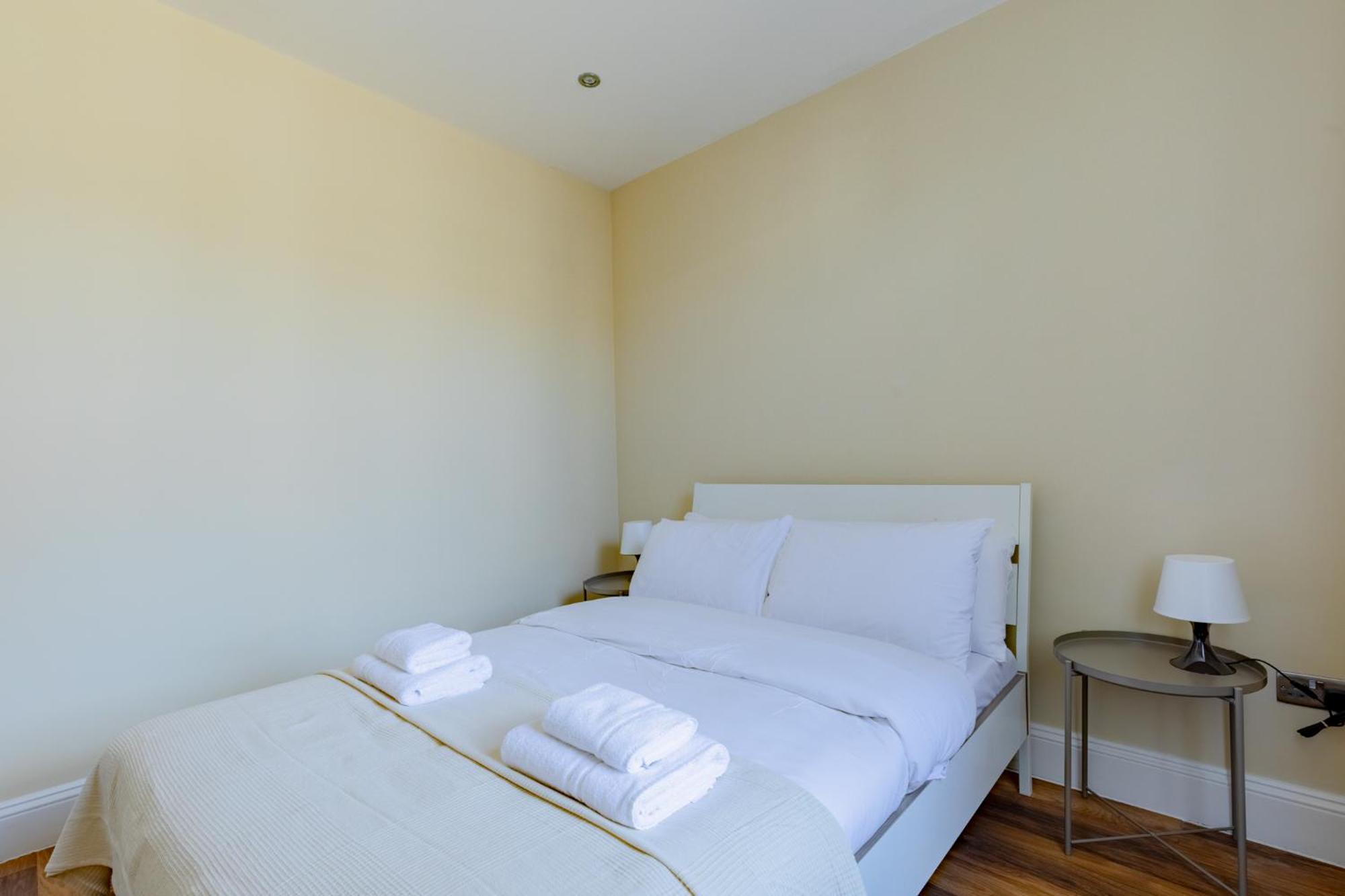 Newly Renovated 2bd Floor Flat West Brompton Londres