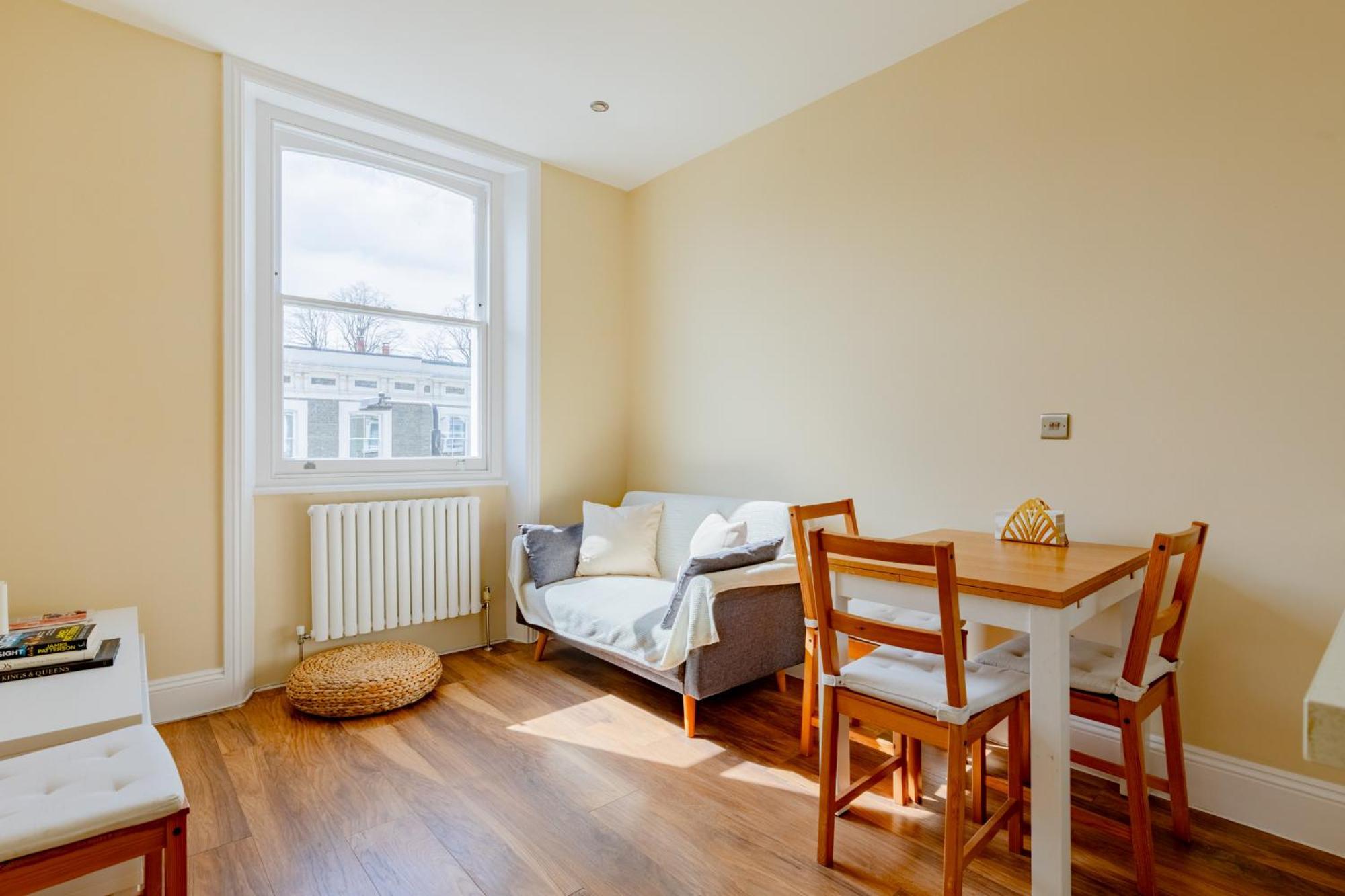 Newly Renovated 2bd Floor Flat West Brompton